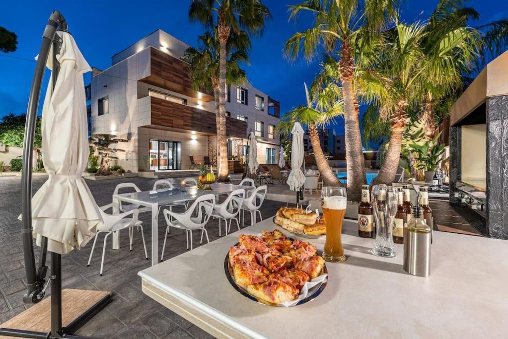 Апартаменти 5 Stelle Piscina, Jacuzzi, Wifi - 2 Min Dal Mare Miami Playa Екстер'єр фото