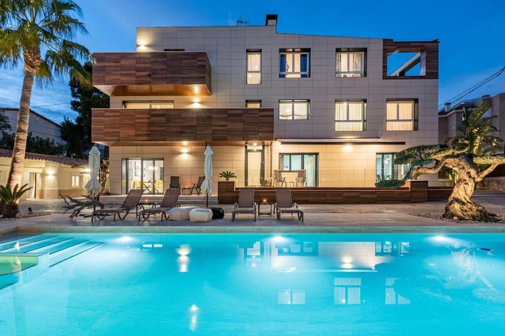 Апартаменти 5 Stelle Piscina, Jacuzzi, Wifi - 2 Min Dal Mare Miami Playa Екстер'єр фото